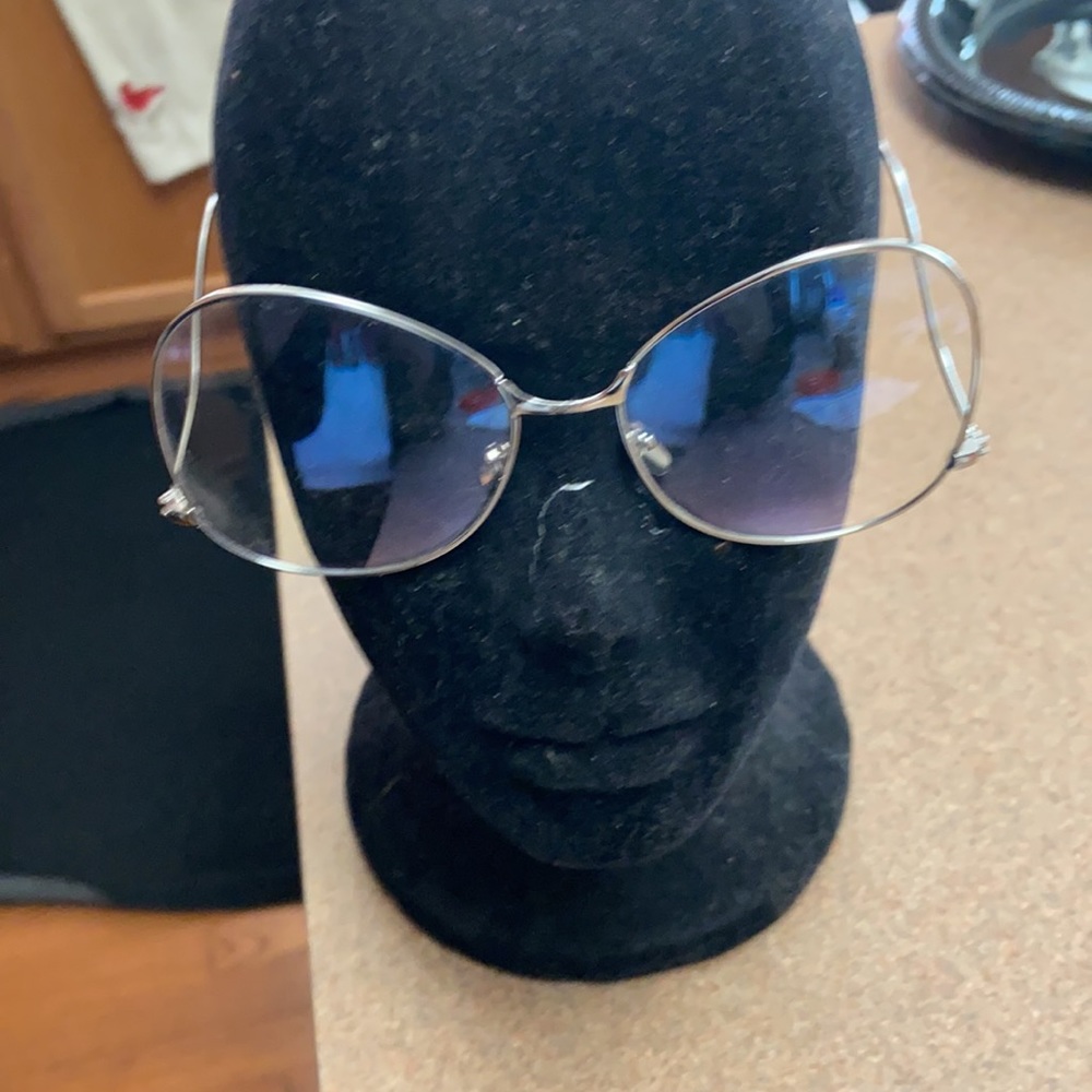 Uniquely Designed Eye Glass Frames - image 2